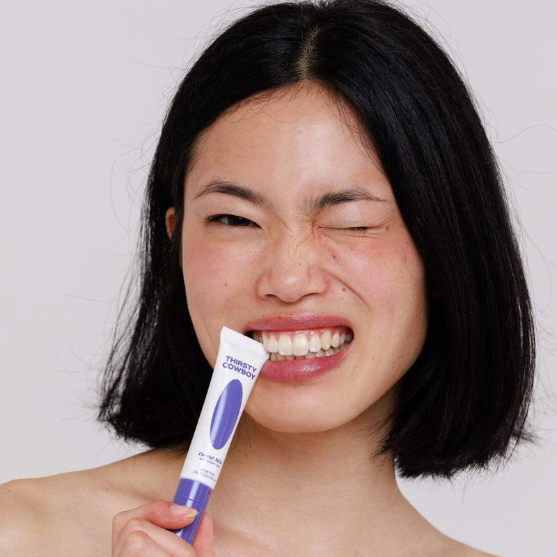 Enjoy a thick buttery layer on lips